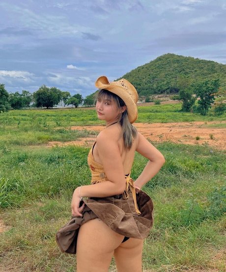 Alasti lekkinud OnlyFans-i pilt Maymay