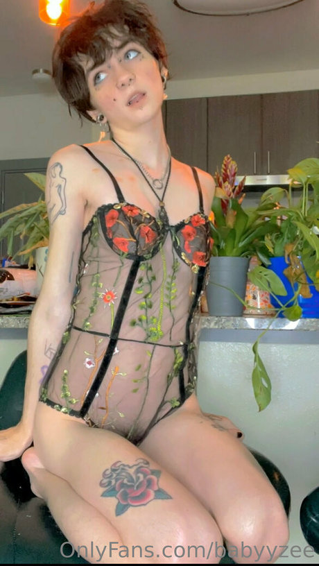 Babyyzee OnlyFansリークヌード写真