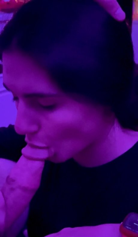 Elisesue OnlyFansリークヌード写真