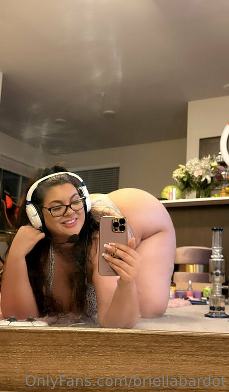 Briellabardot naked leaks OnlyFans pic