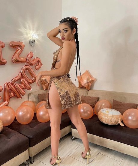Nahá fotka uniklých OnlyFans od Camila Krystel