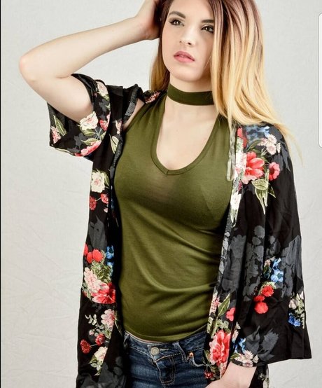 Alasti lekkinud OnlyFans-i pilt Chelsie Deville