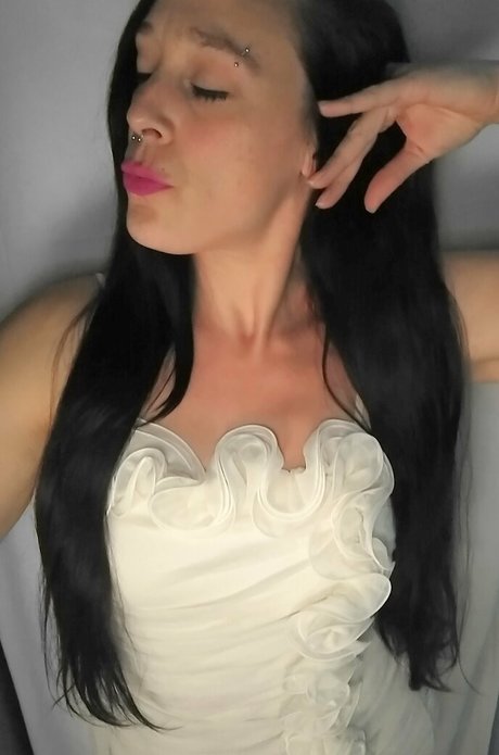 Alasti lekkinud OnlyFans-i pilt Bossbitcheleanor