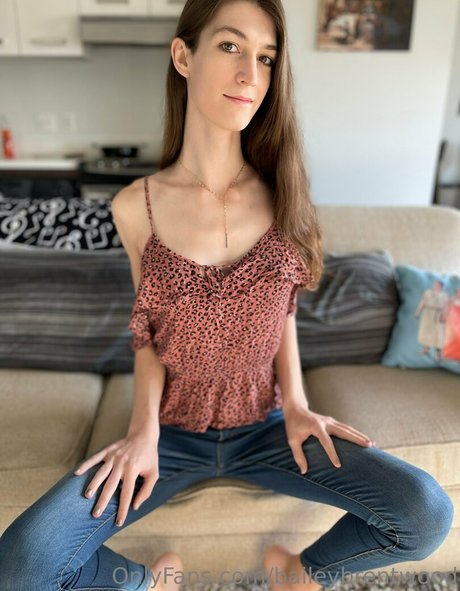 Alasti lekkinud OnlyFans-i pilt Baileybrentwood