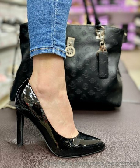 Nacktes geleaktes OnlyFans-Foto von Misssecretfeet