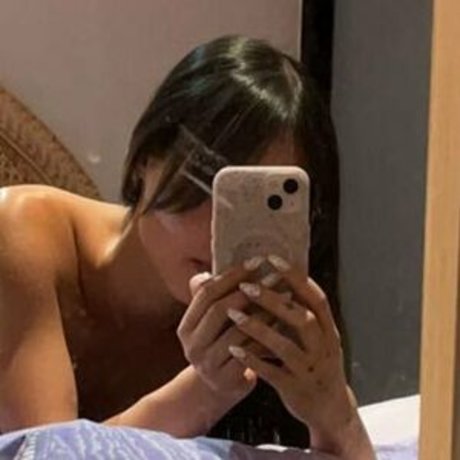 Daddyaizawaa OnlyFans泄露裸照