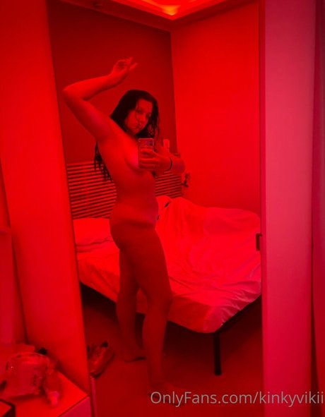Photo nue de fuite OnlyFans de Kinkyvikii