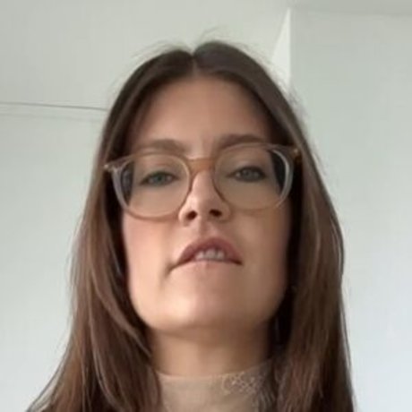 Alasti lekkinud OnlyFans-i pilt Zartprickelid