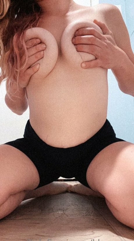 Обнаженная фотография утечки OnlyFans от Klaurann