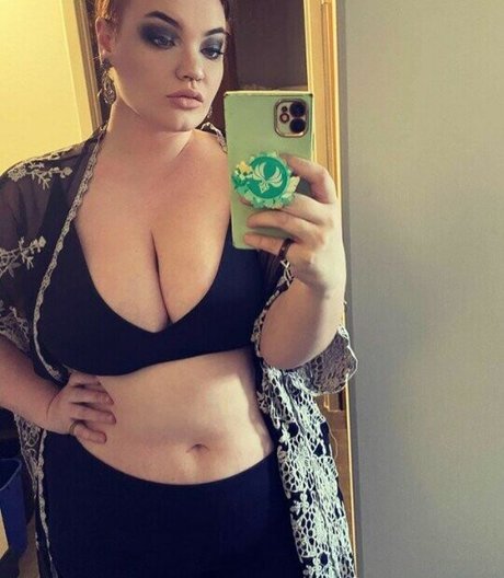 Naken lekkede OnlyFans-bilde av Square One Cosplay