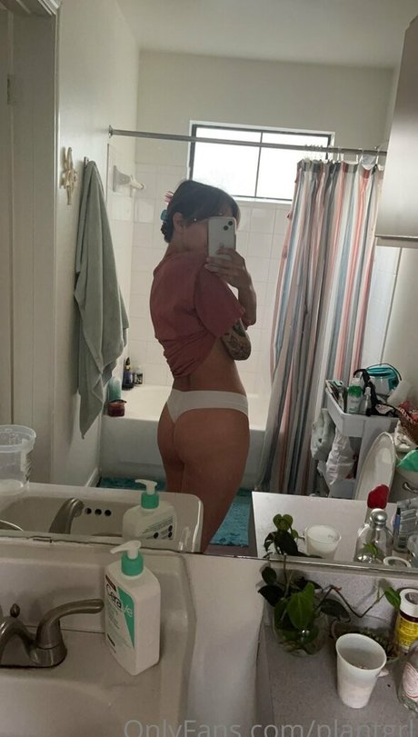 Nahá fotka uniklých OnlyFans od Plantgrl