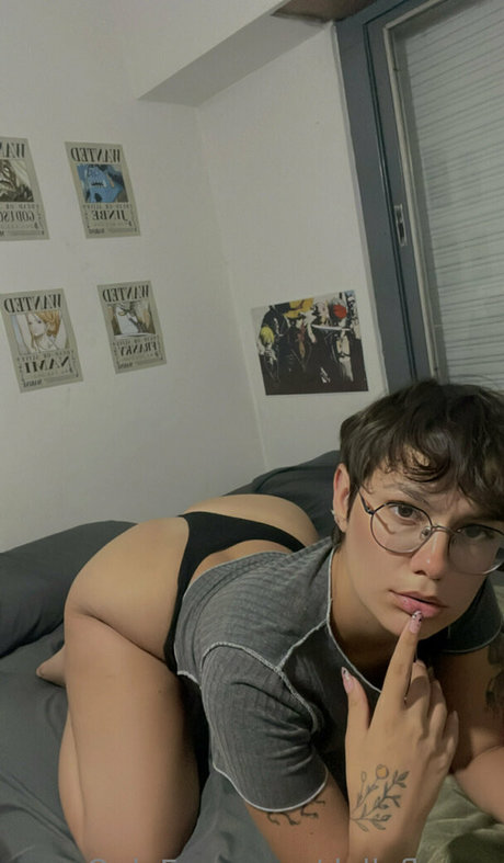 Naken lekkede OnlyFans-bilde av Dollyflynne