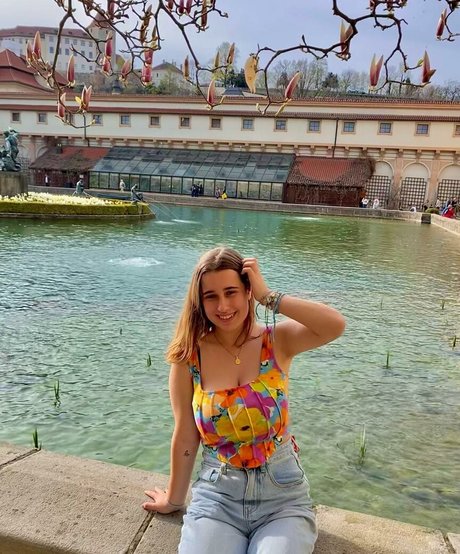 Nahá fotka uniklých OnlyFans od Julia Gomez