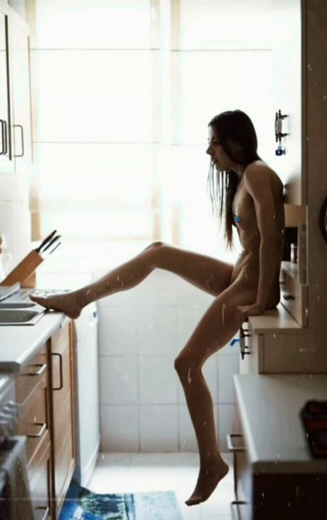 Naken lekkede OnlyFans-bilde av Selin Celikdelen