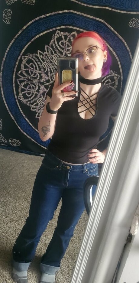 Nahá fotka uniklých OnlyFans od Tatteasefree