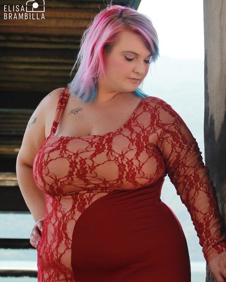 Alasti lekkinud OnlyFans-i pilt Hilary Ilariaa