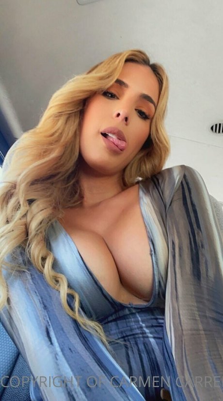 Naken lekkede OnlyFans-bilde av Carmen Carrera