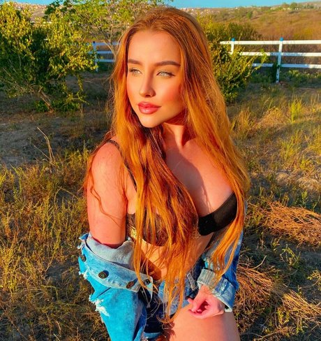 Naken lekkede OnlyFans-bilde av Pula Bath