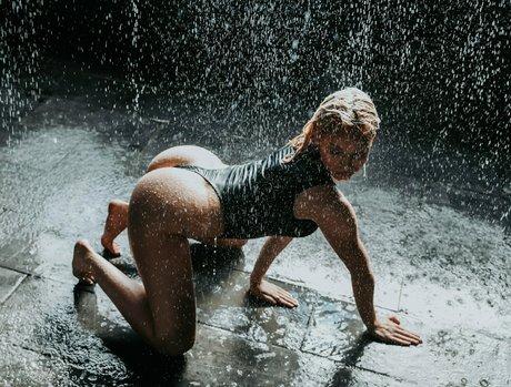 Naken läckt OnlyFans-bild av Blondefitbabe28