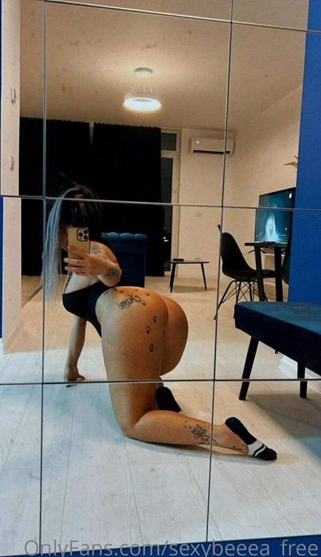 Обнаженная фотография утечки OnlyFans от Sexybeeeafree