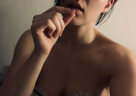 Naken läckt OnlyFans-bild av Misschritizinna