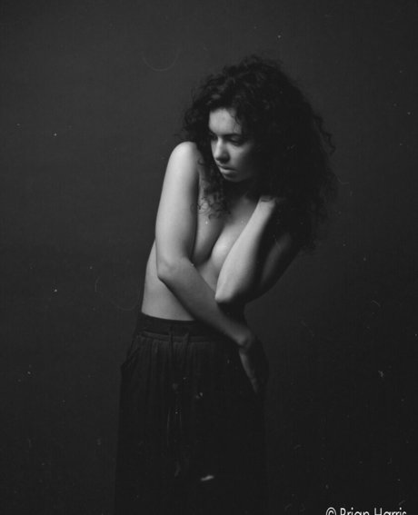 Alasti lekkinud OnlyFans-i pilt Paola S