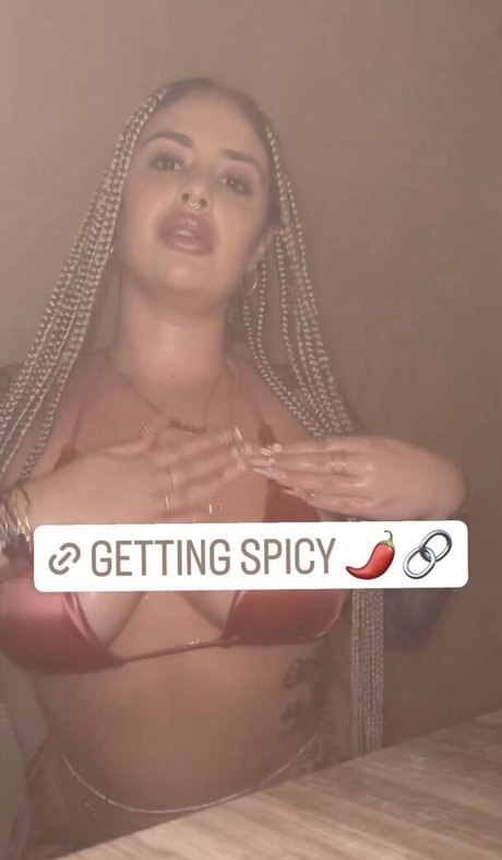 Обнаженная фотография утечки OnlyFans от Dahliainwonderland