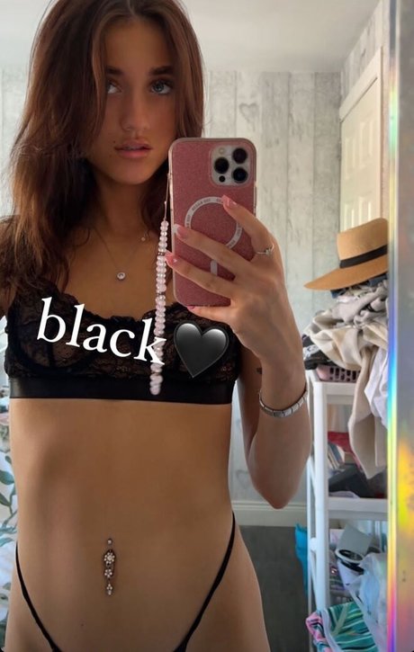 Nahá fotka uniklých OnlyFans od Leah Steele
