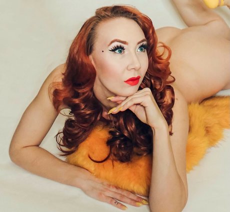 Alasti lekkinud OnlyFans-i pilt Juliette Electrique