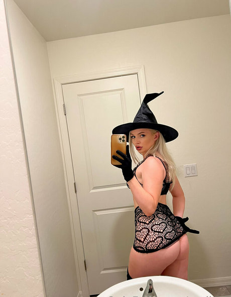 Обнаженная фотография утечки OnlyFans от Liiissarae