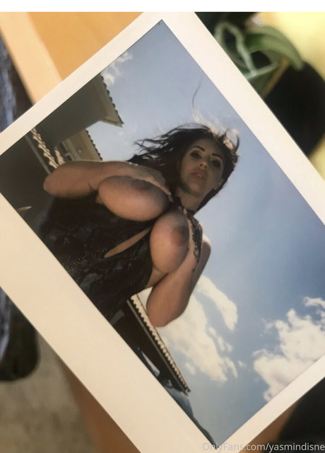 Nahá fotka uniklých OnlyFans od Yasmin Disney