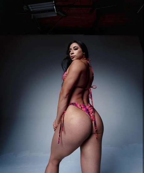 OnlyFans-model Swolsmol