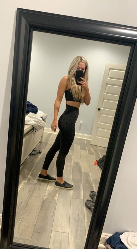 Naken lekkede OnlyFans-bilde av Courtney Callihan