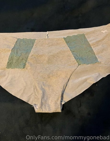 Nahá fotka uniklých OnlyFans od Mommygonebad