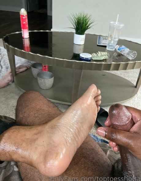 Обнаженная фотография утечки OnlyFans от Toptoesshotta