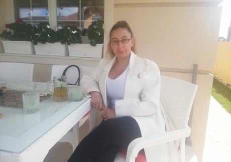 Naken lekkede OnlyFans-bilde av Aurica Velcota