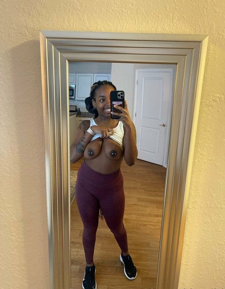 Nacktes geleaktes OnlyFans-Foto von Thecookieswirl