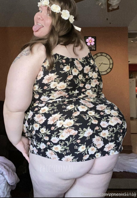 Alasti lekkinud OnlyFans-i pilt Phoenixxmay