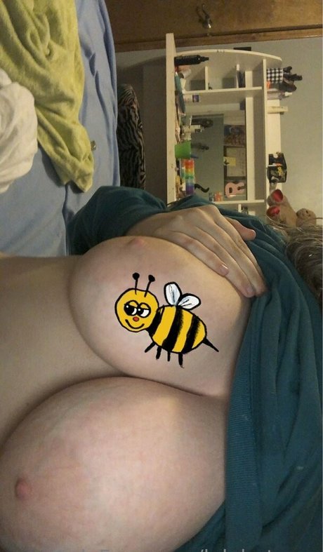 Foto di nudo di fuga di OnlyFans di Sprklejumpropequeen