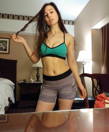 Nahá fotka uniklých OnlyFans od Zehava Glazier