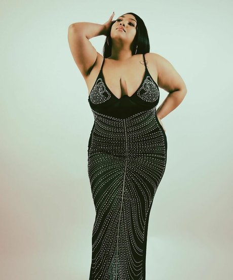 Naken lekkede OnlyFans-bilde av Mizzmelons