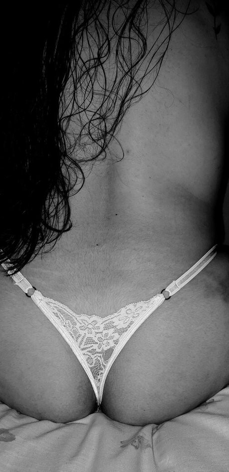 Alasti lekkinud OnlyFans-i pilt Majito730