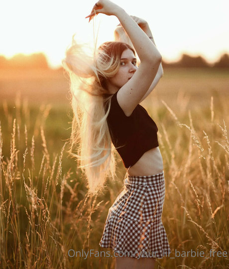 Yourlilbarbiefree naked leaks OnlyFans pic