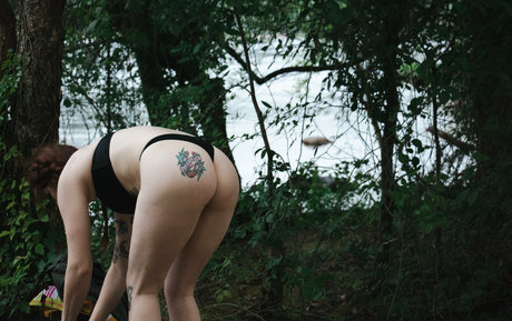 Foto di nudo di fuga di OnlyFans di Averyred99