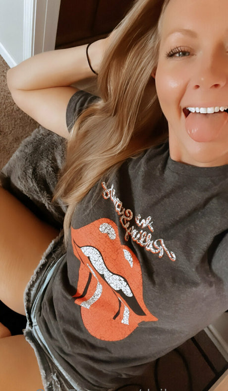 Alasti lekkinud OnlyFans-i pilt Dailyserena