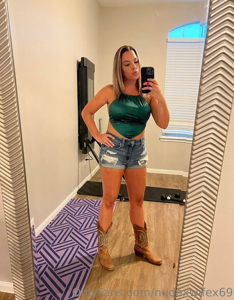 Nacktes geleaktes OnlyFans-Foto von Nudexwifex69