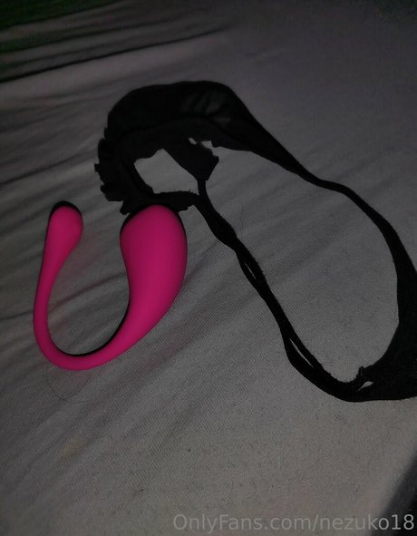 Обнаженная фотография утечки OnlyFans от Nezuko18