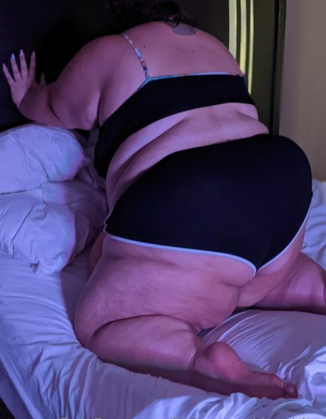 Nahá fotka uniklých OnlyFans od Littlepumpkinssbbw