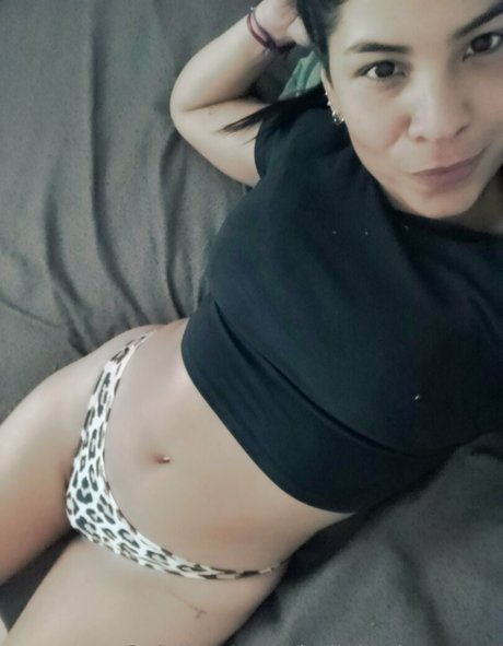 Nacktes geleaktes OnlyFans-Foto von Bellahotbrunette