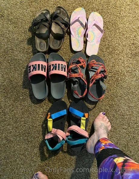 Foto desnuda filtrada de OnlyFans de Triplexellisdee